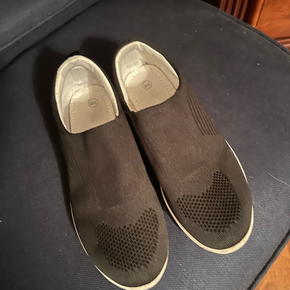 Black slip on sneakers - Picture 1 of 3